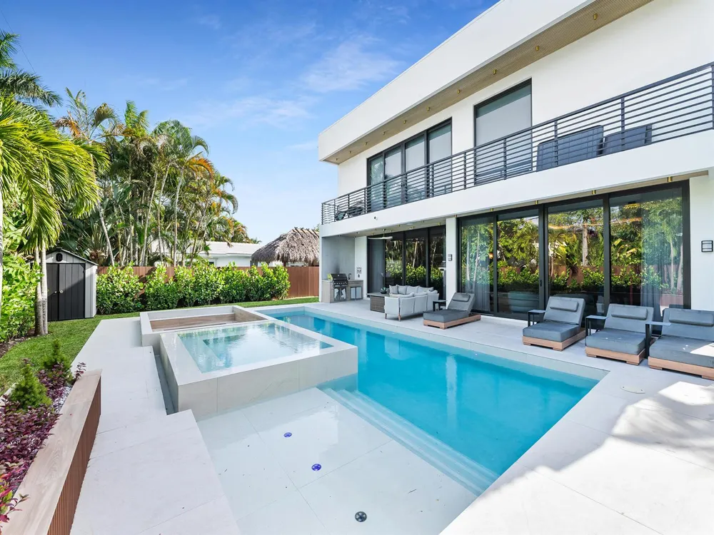728 NE 17th Terrace Fort Lauderdale, FL 33304