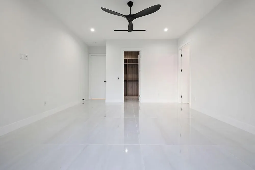 728 NE 17th Terrace Fort Lauderdale, FL 33304