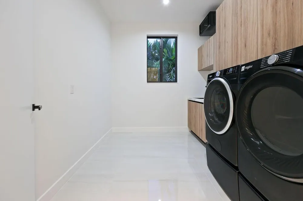 728 NE 17th Terrace Fort Lauderdale, FL 33304