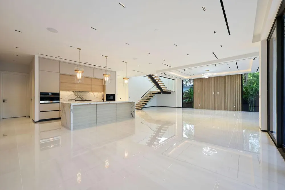728 NE 17th Terrace Fort Lauderdale, FL 33304