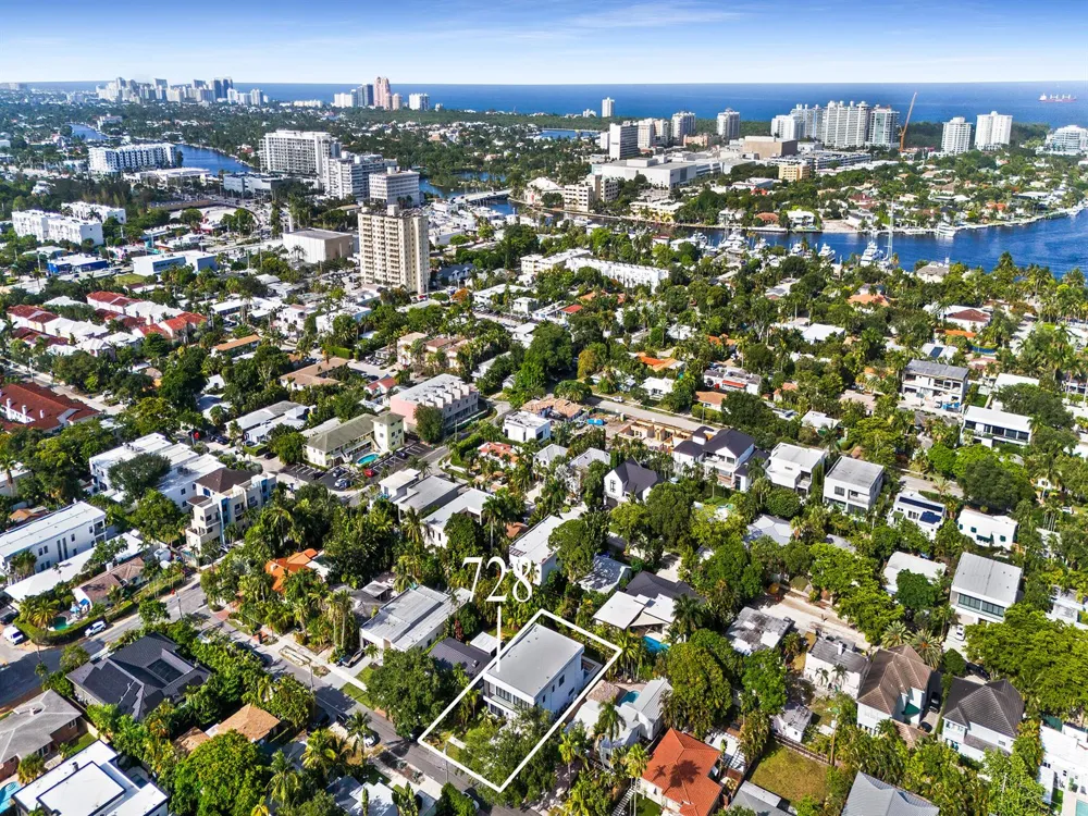 728 NE 17th Terrace Fort Lauderdale, FL 33304