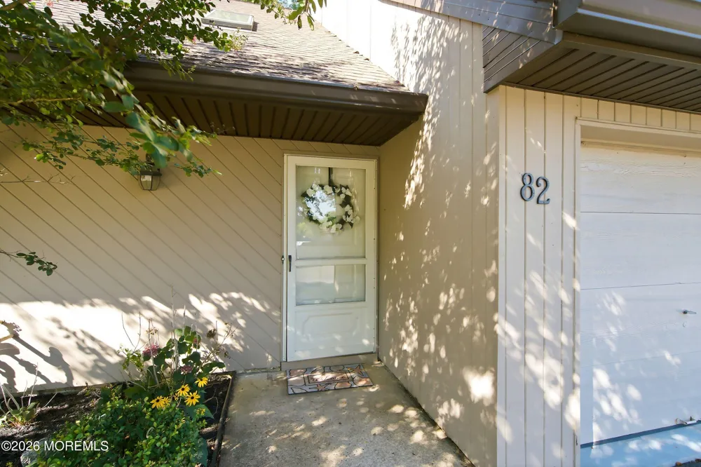 82 Wigwam Lane Tinton Falls, NJ 07724
