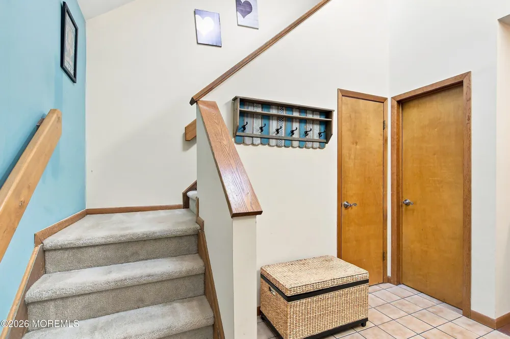 82 Wigwam Lane Tinton Falls, NJ 07724