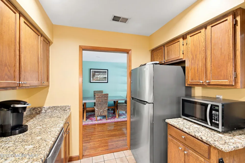 82 Wigwam Lane Tinton Falls, NJ 07724