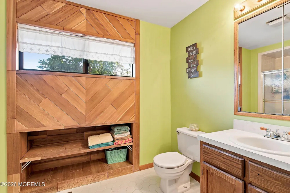 82 Wigwam Lane Tinton Falls, NJ 07724