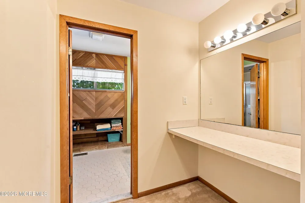 82 Wigwam Lane Tinton Falls, NJ 07724