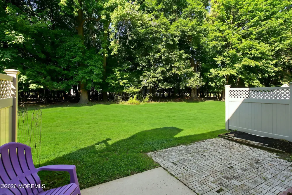 82 Wigwam Lane Tinton Falls, NJ 07724