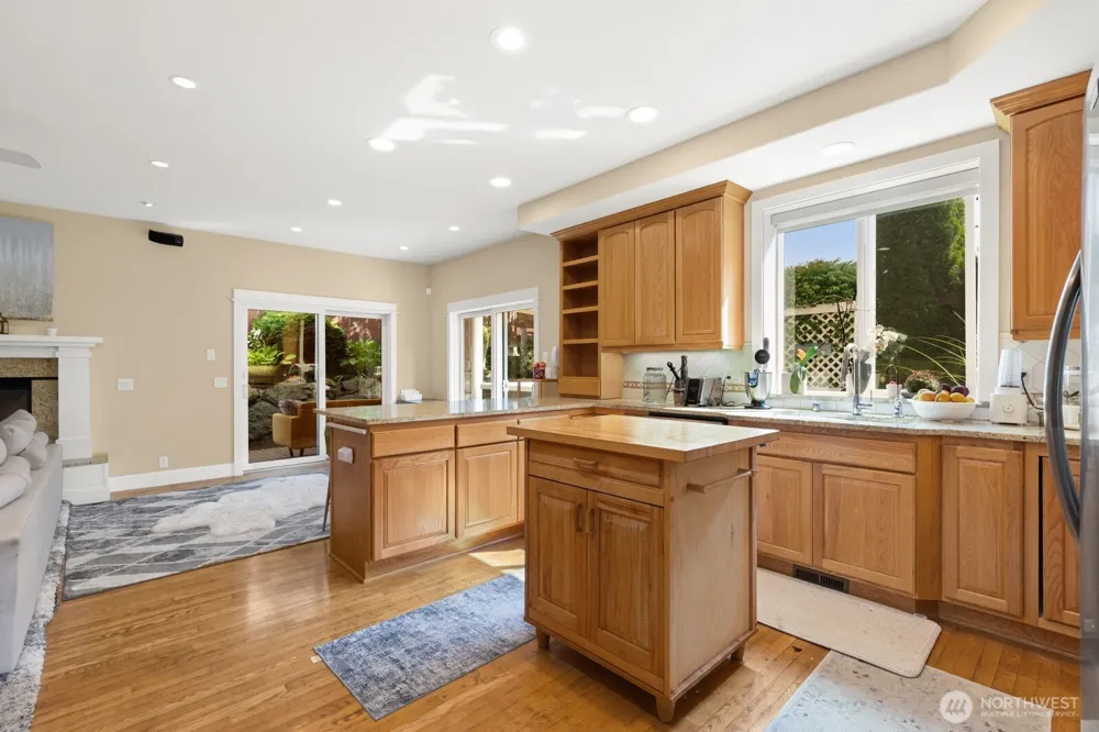 24007 76th Avenue W Edmonds, WA 98026