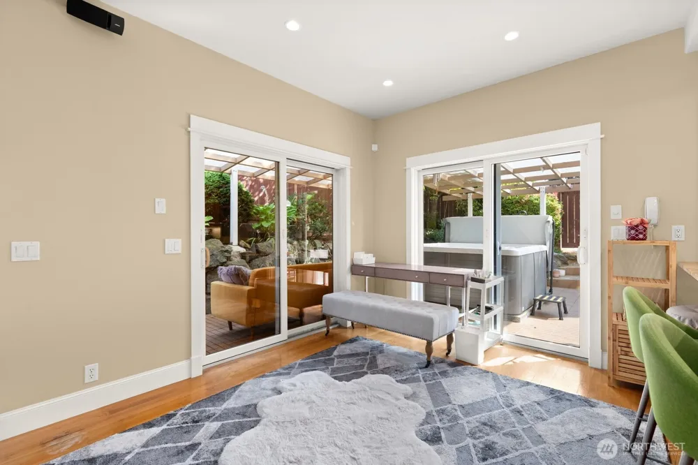 24007 76th Avenue W Edmonds, WA 98026