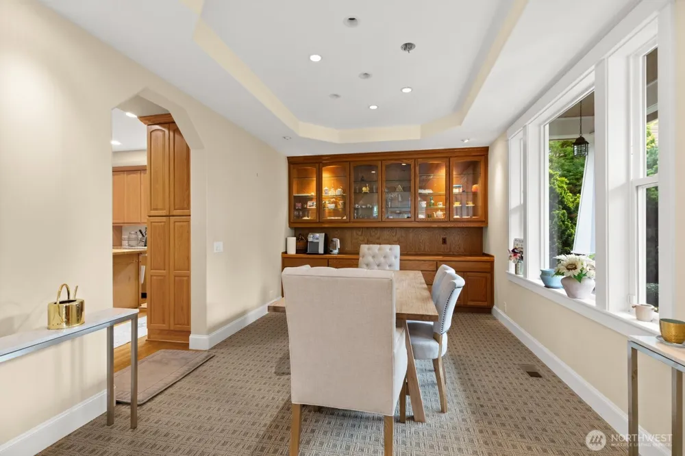 24007 76th Avenue W Edmonds, WA 98026