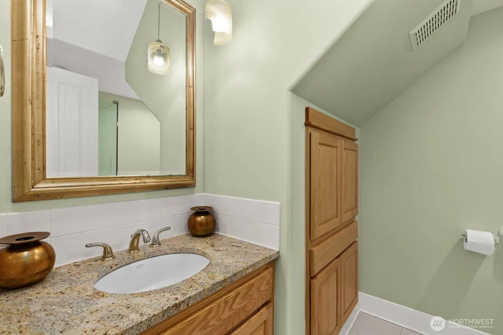 24007 76th Avenue W Edmonds, WA 98026
