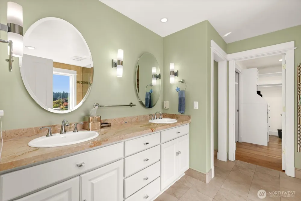 24007 76th Avenue W Edmonds, WA 98026