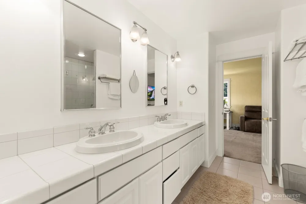 24007 76th Avenue W Edmonds, WA 98026