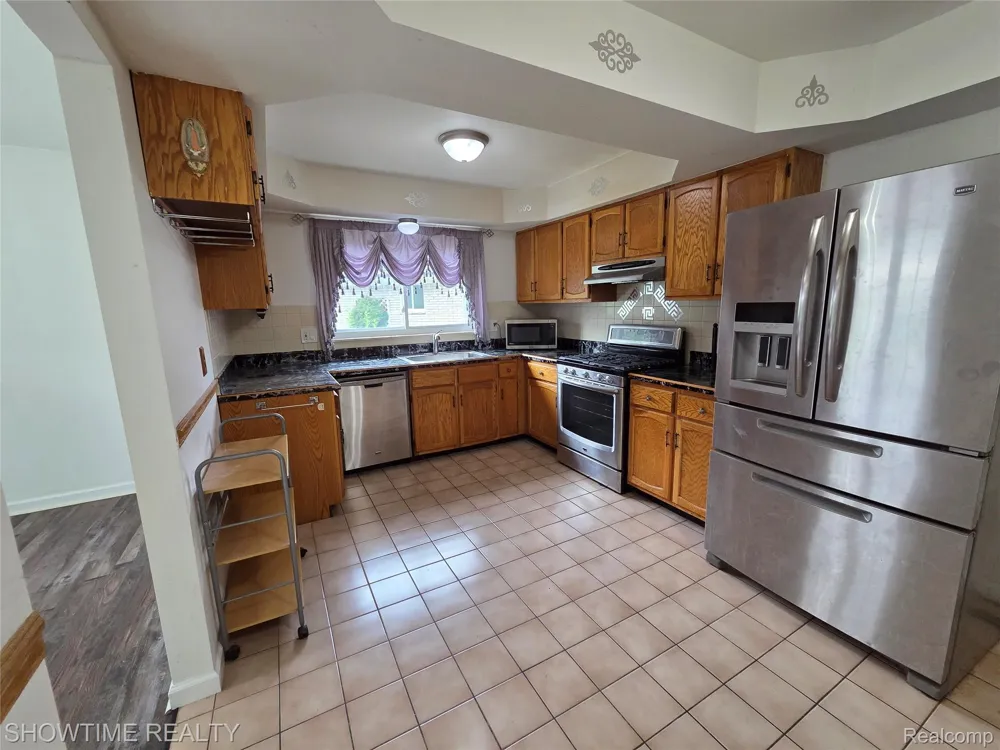 35706 Duke Drive Sterling Heights City, MI 48310