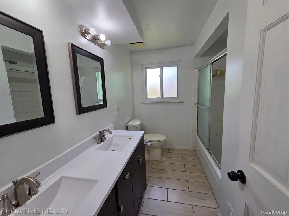 35706 Duke Drive Sterling Heights City, MI 48310