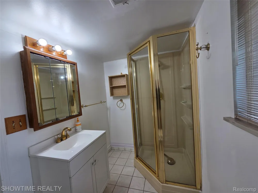 35706 Duke Drive Sterling Heights City, MI 48310