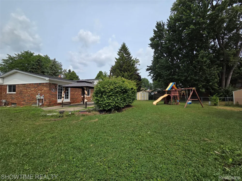 35706 Duke Drive Sterling Heights City, MI 48310