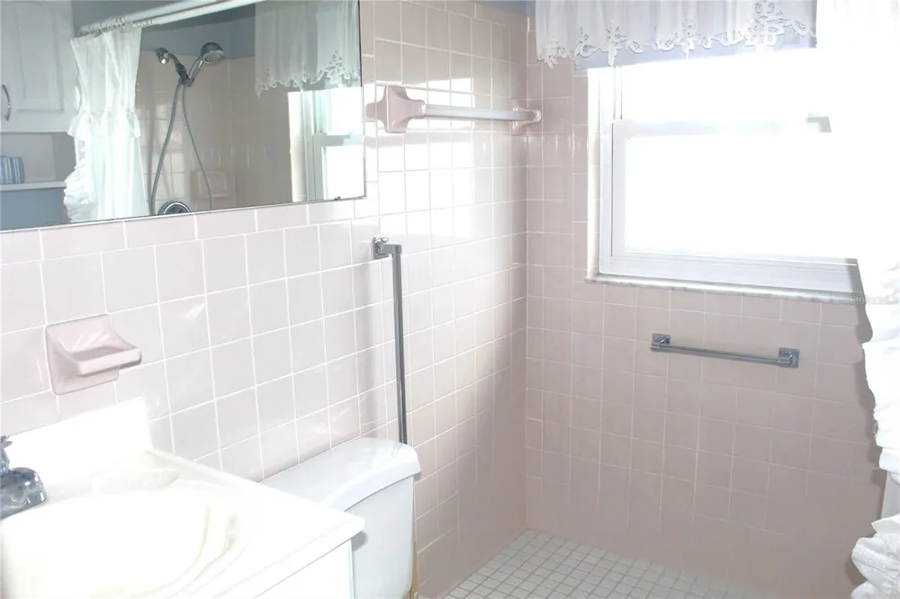 12400 PARK BLVD #206 Seminole, FL 33772