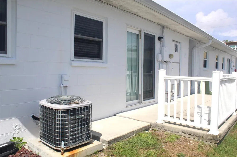 12400 PARK BLVD #206 Seminole, FL 33772
