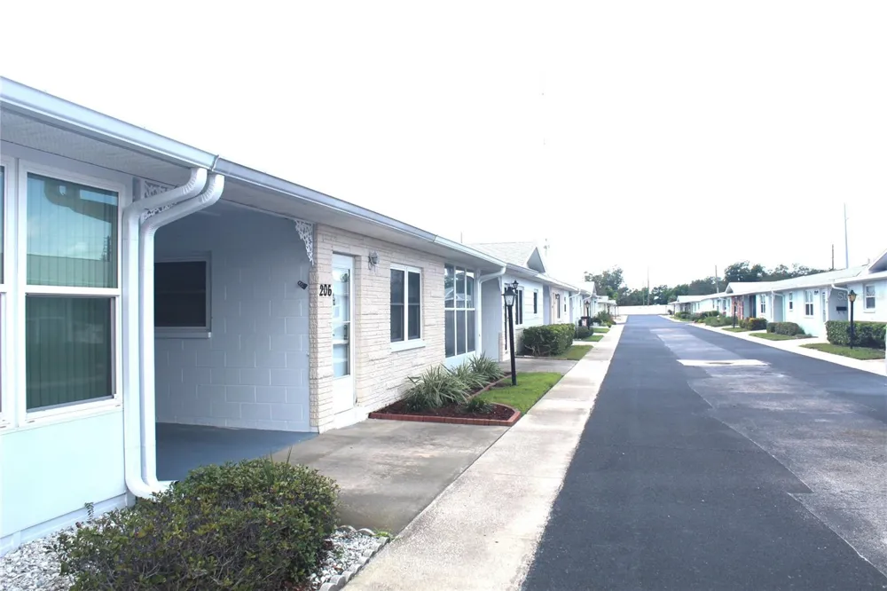 12400 PARK BLVD #206 Seminole, FL 33772