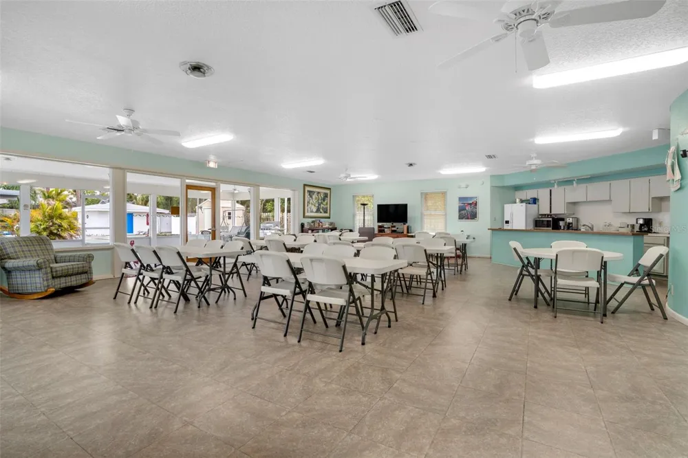 12400 PARK BLVD #206 Seminole, FL 33772