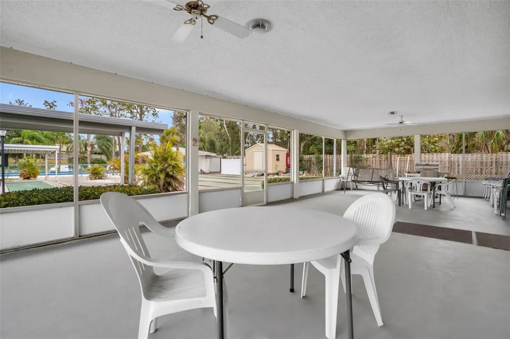 12400 PARK BLVD #206 Seminole, FL 33772