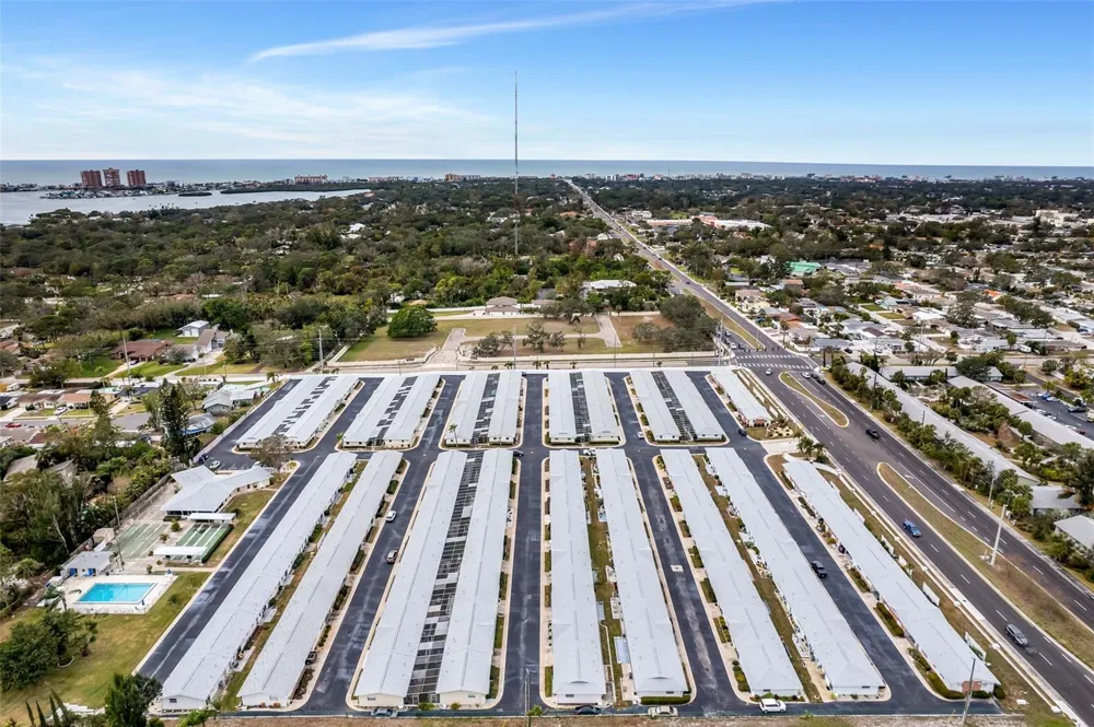 12400 PARK BLVD #206 Seminole, FL 33772
