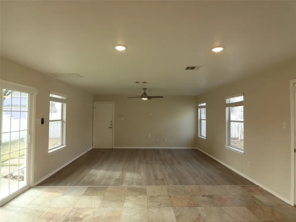 1306 Davis Mountain Loop Cedar Park, TX 78613