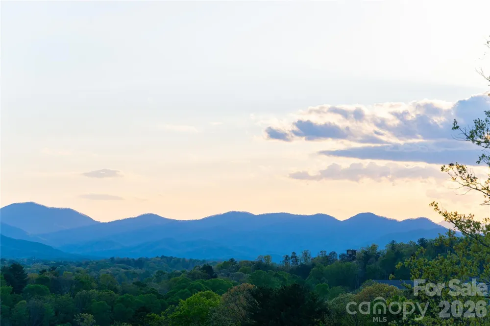 608 Storybook Villas Trail Asheville, NC 28804