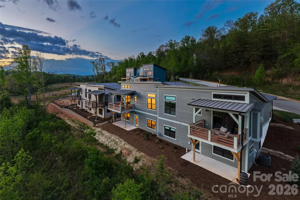 608 Storybook Villas Trail Asheville, NC 28804