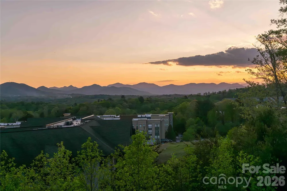 608 Storybook Villas Trail Asheville, NC 28804