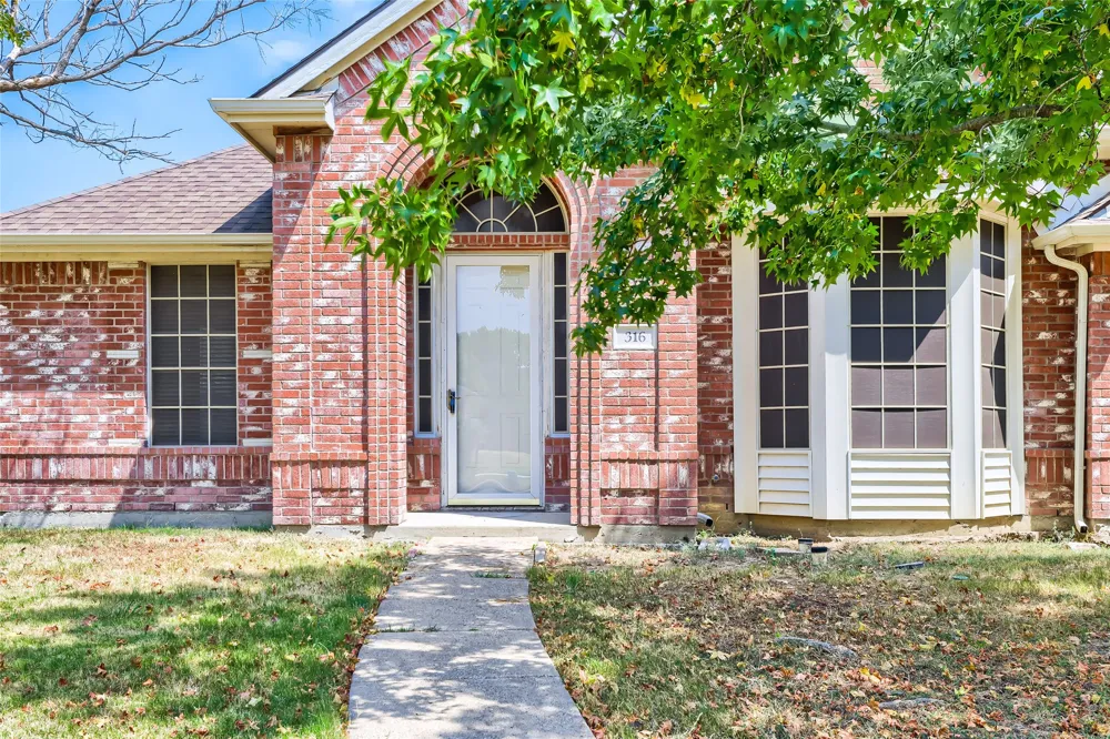 316 Shady Timbers Lane Murphy, TX 75094