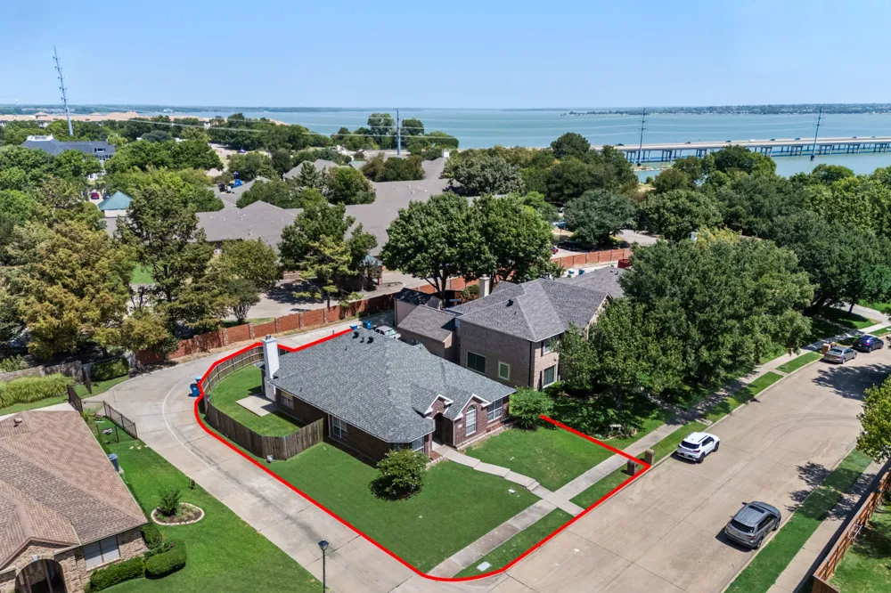 9701 Rochdale Drive Rowlett, TX 75087