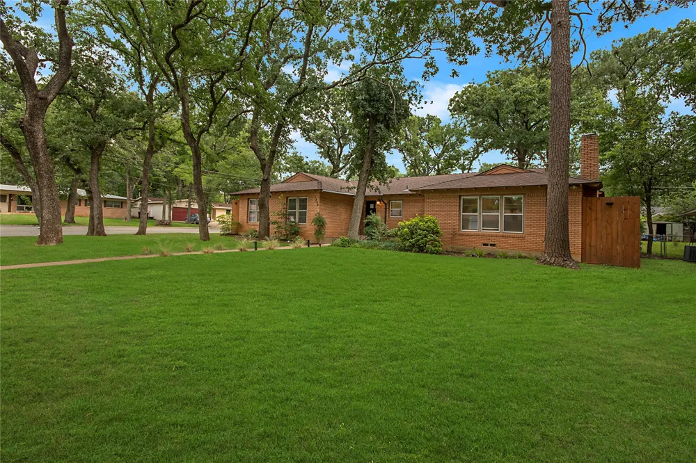 1200 Barker Street Arlington, TX 76012