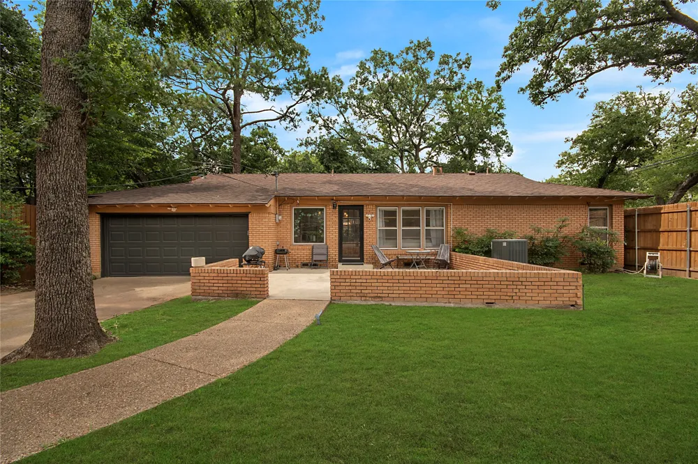 1200 Barker Street Arlington, TX 76012