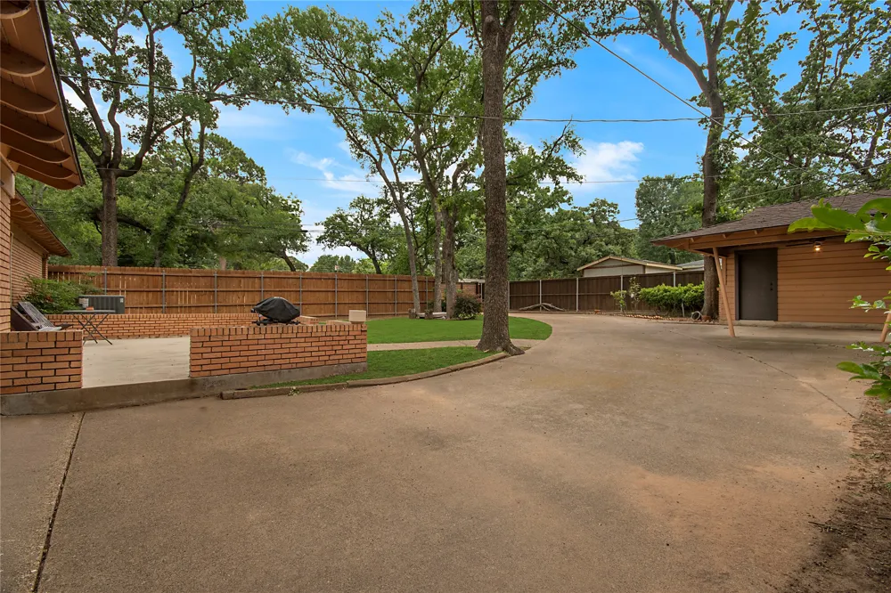 1200 Barker Street Arlington, TX 76012