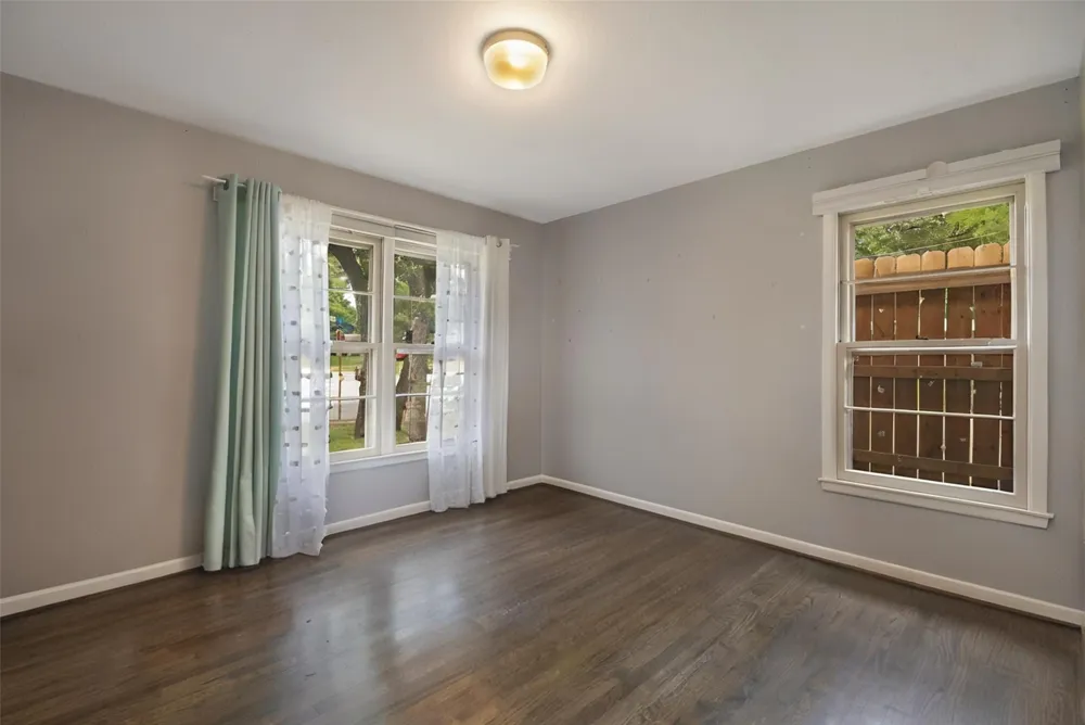 1200 Barker Street Arlington, TX 76012