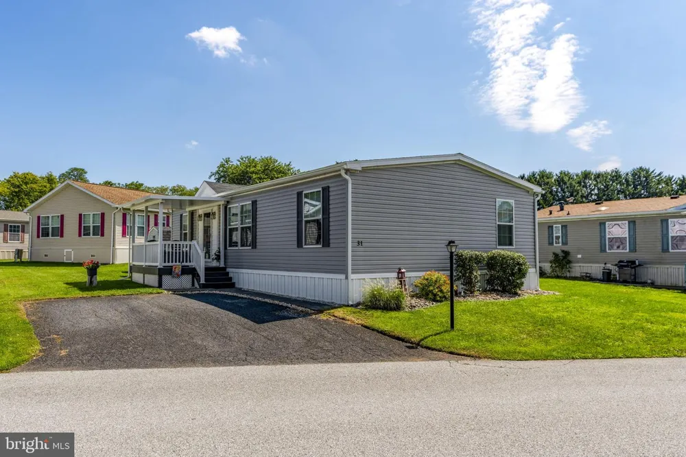 31 RUTH DRIVE Gordonville, PA 17529