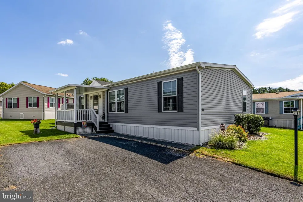 31 RUTH DRIVE Gordonville, PA 17529