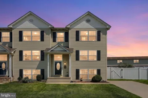 24 SQUIRE CIRCLE
