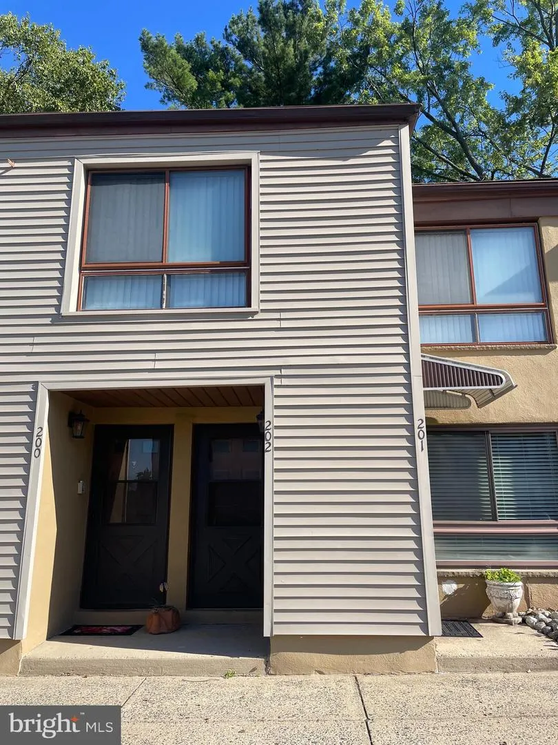 202 HUNTER COURT Marlton, NJ 08053