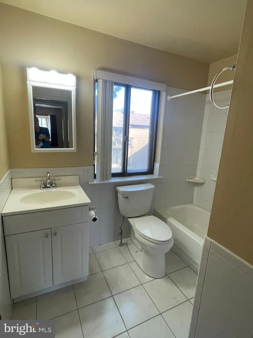 202 HUNTER COURT Marlton, NJ 08053