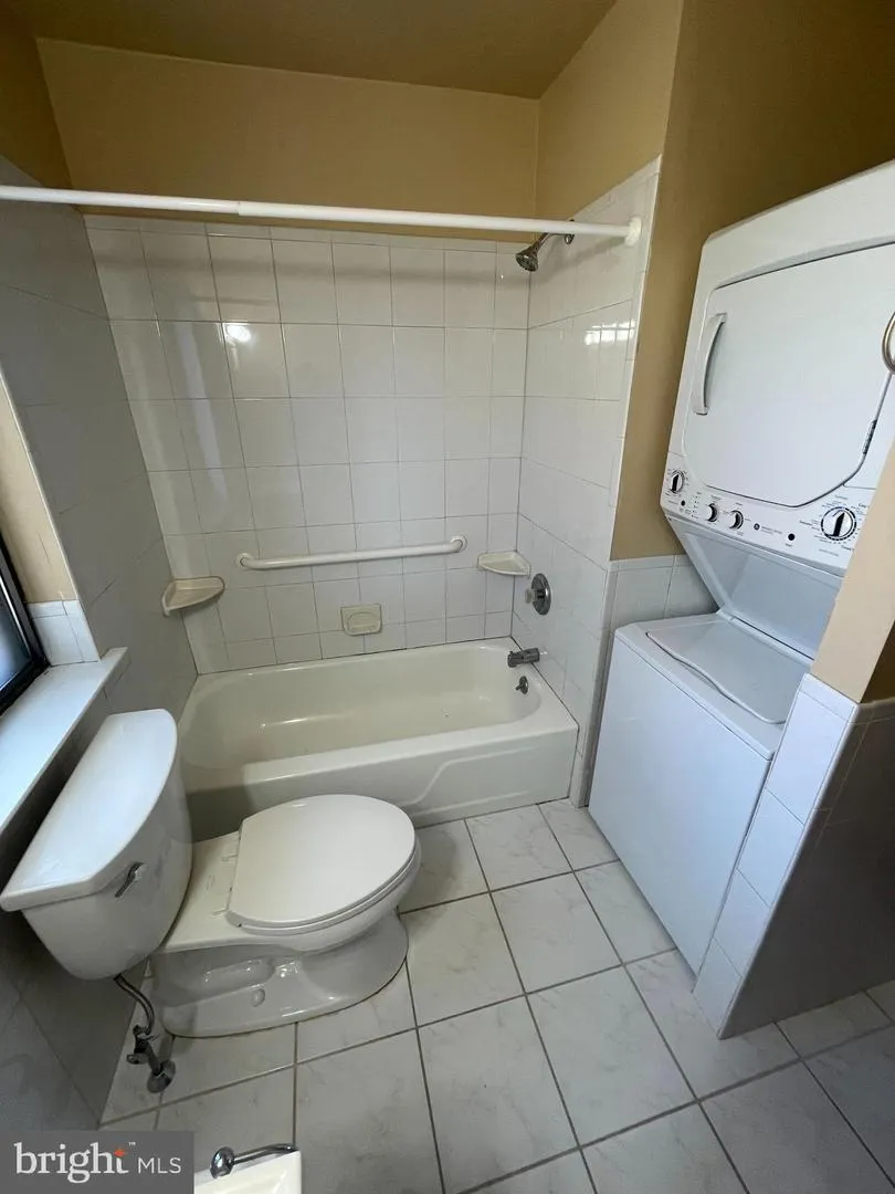 202 HUNTER COURT Marlton, NJ 08053
