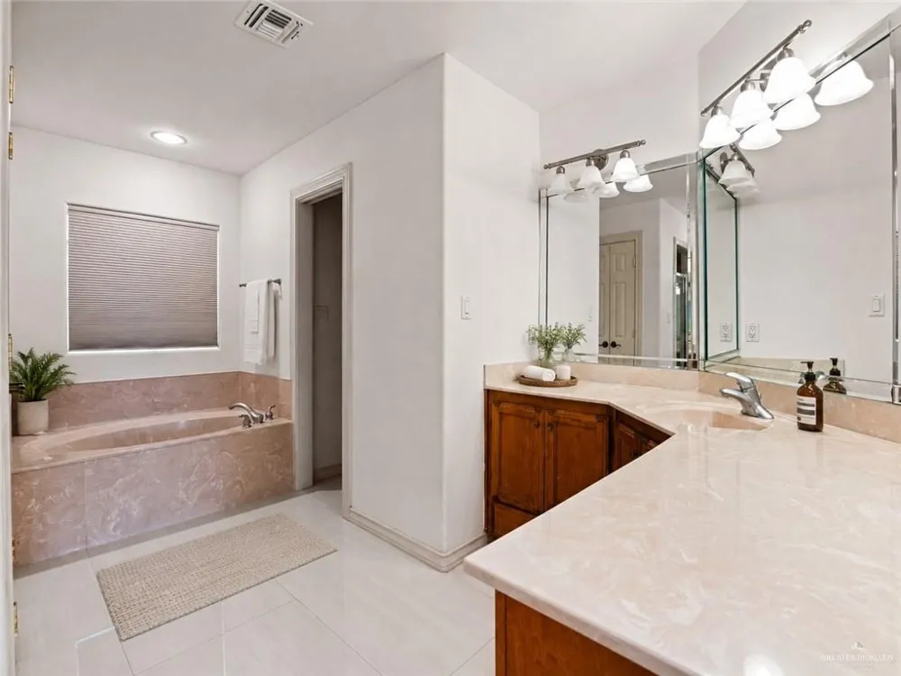 15079 Hara Court Harlingen, TX 78552