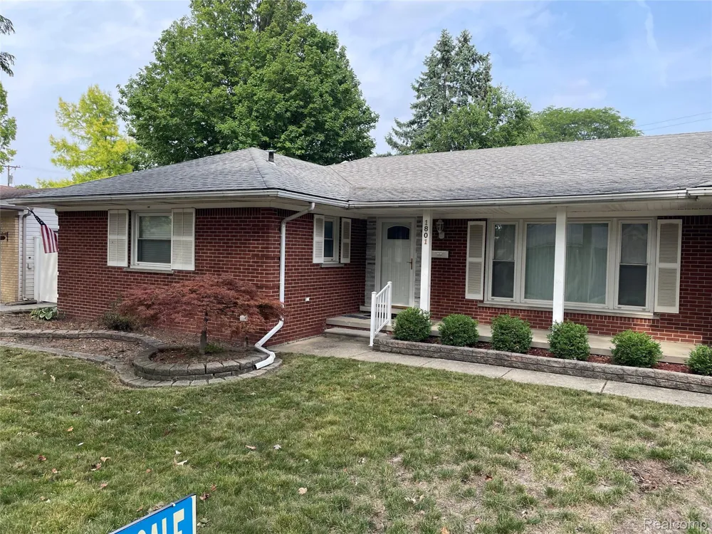 1801 Waverly Street Trenton City, MI 48183