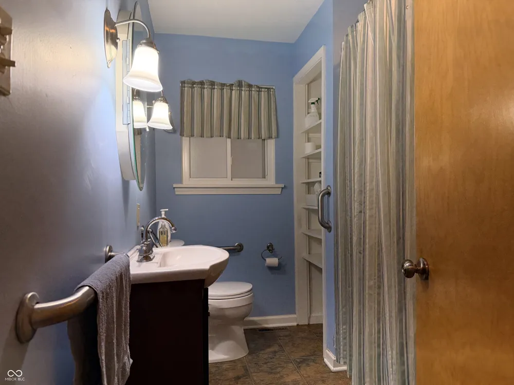 812 S Grant Avenue Crawfordsville, IN 47933