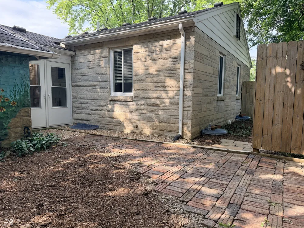812 S Grant Avenue Crawfordsville, IN 47933