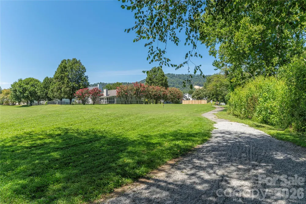 328 Planters Creek Road Fletcher, NC 28732
