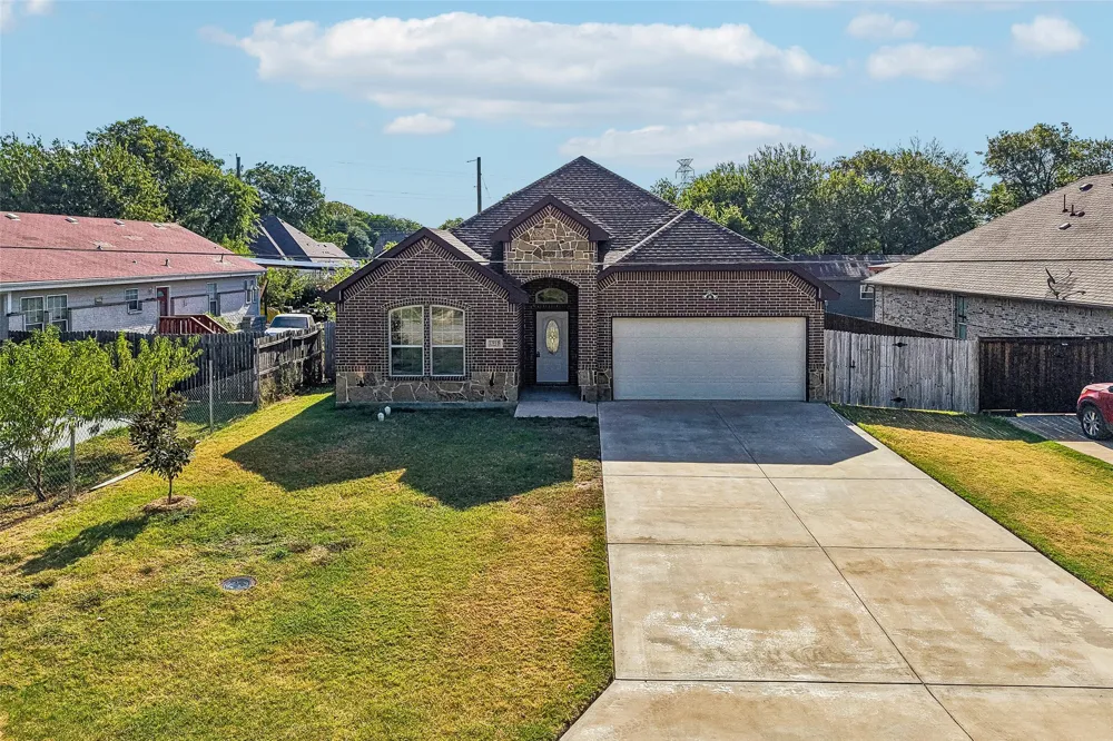 1918 Avenue D Grand Prairie, TX 75051
