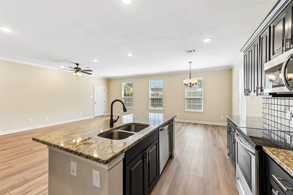 1918 Avenue D Grand Prairie, TX 75051